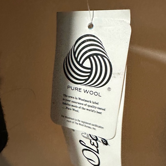 Vintage Oleg Cassini 100% wool blazer - Picture 3 of 5